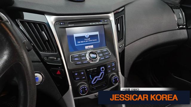 2011 Hyundai YF Sonata - Thumbnail 7