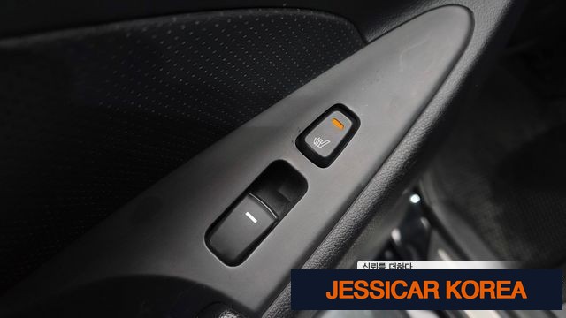 2011 Hyundai YF Sonata - Thumbnail 8