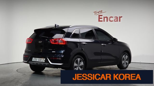 2018 Kia Niro - Thumbnail 17