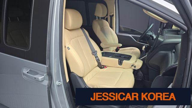 2023 Hyundai Staria - Thumbnail 4