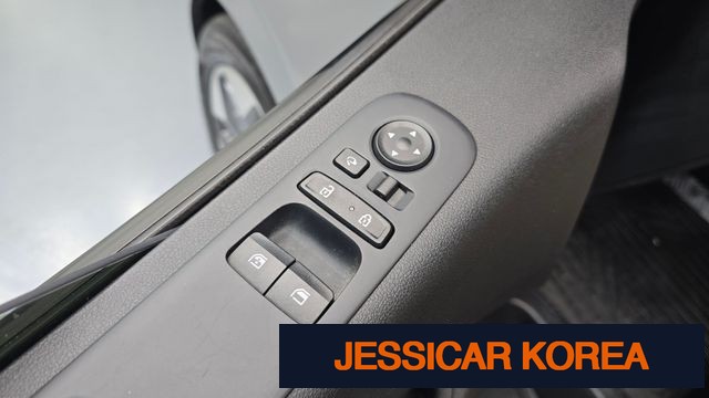 2023 Hyundai Staria - Thumbnail 12