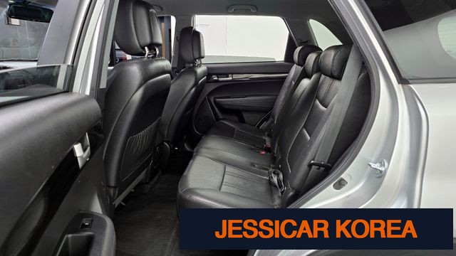 2011 Kia Sorento R - Thumbnail 4