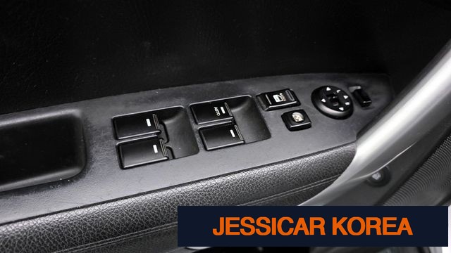 2011 Kia Sorento R - Thumbnail 11