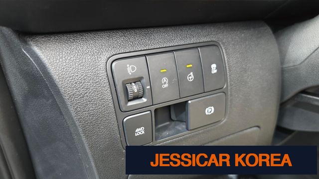 2023 Hyundai Staria - Thumbnail 3