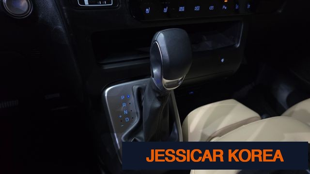 2023 Hyundai Staria - Thumbnail 5