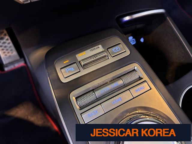 2021 Genesis GV70 - Thumbnail 17