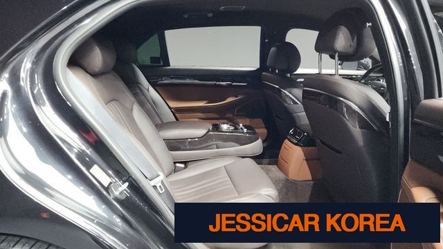 2021 Genesis G90 - Thumbnail 10