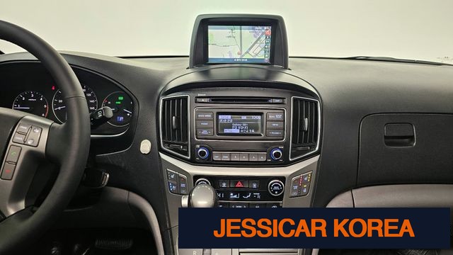 2016 Hyundai Grand Starex - Thumbnail 3