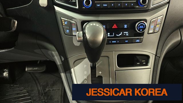 2016 Hyundai Grand Starex - Thumbnail 12