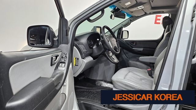 2016 Hyundai Grand Starex - Thumbnail 3