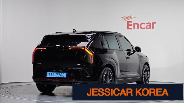 2026 Kia EV3 - Thumbnail 10