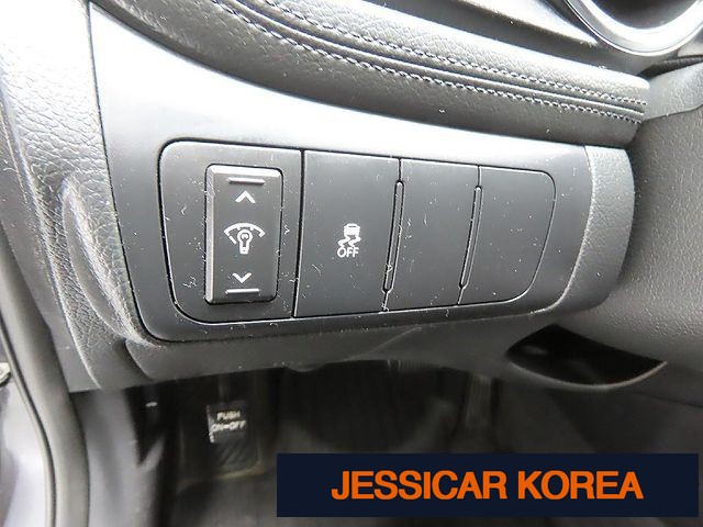2011 Kia K5 - Thumbnail 4