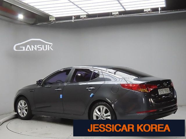 2011 Kia K5 - Thumbnail 6