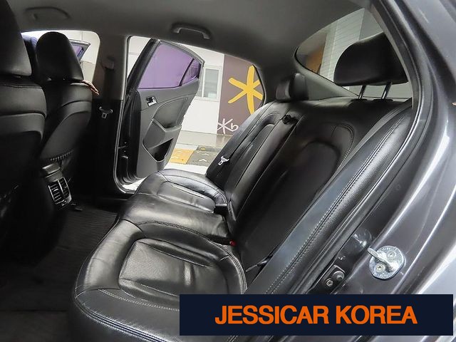 2011 Kia K5 - Thumbnail 8