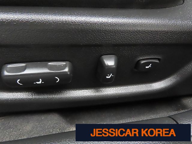 2011 Kia K5 - Thumbnail 9