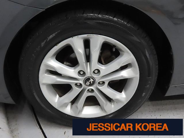 2011 Kia K5 - Thumbnail 17