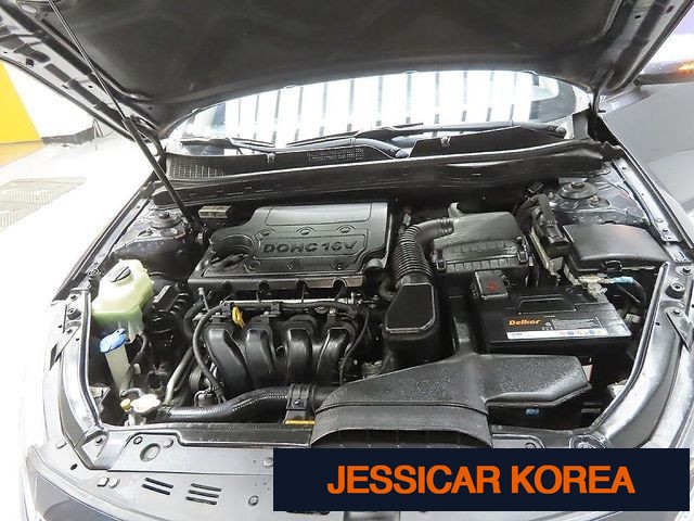 2011 Kia K5 - Thumbnail 20