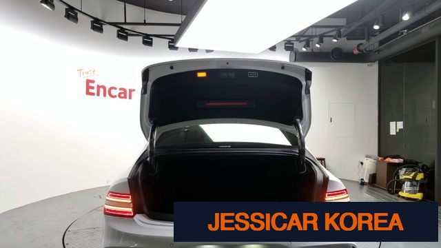 2025 Genesis G80 (RG3) - Thumbnail 6