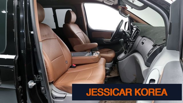 2016 Hyundai Grand Starex - Thumbnail 11