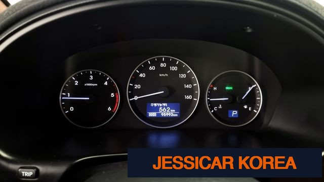 2016 Hyundai Grand Starex - Thumbnail 18