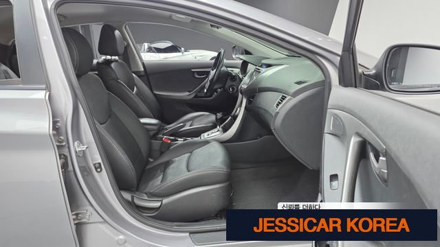 2011 Hyundai Avante MD - Thumbnail 2