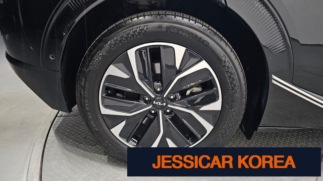 2023 Kia EV6 - Thumbnail 4