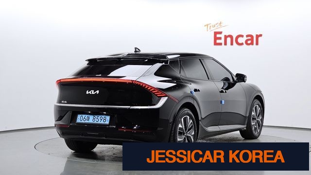 2023 Kia EV6 - Thumbnail 5