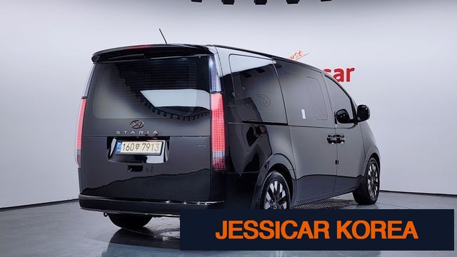 2022 Hyundai Staria - Thumbnail 13
