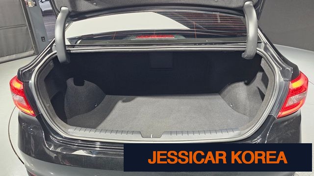 2016 Hyundai LF Sonata - Thumbnail 2