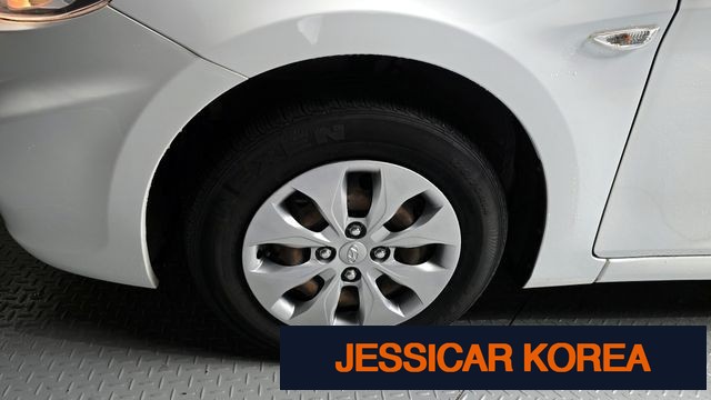 2015 Hyundai Accent (new model) - Thumbnail 16