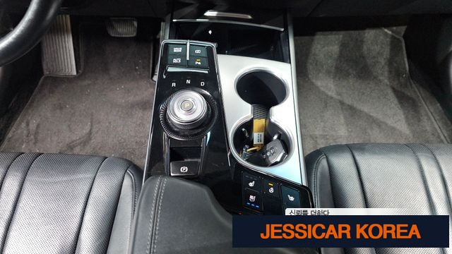 2023 Kia K8 - Thumbnail 5