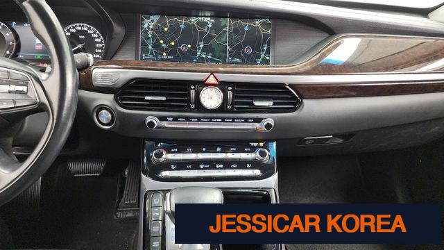 2016 Genesis EQ900 - Thumbnail 2