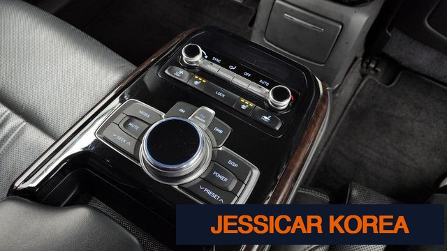 2016 Genesis EQ900 - Thumbnail 13