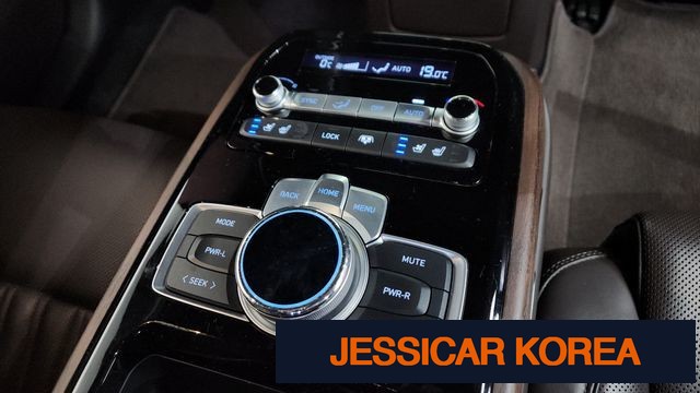 2019 Genesis G90 - Thumbnail 11