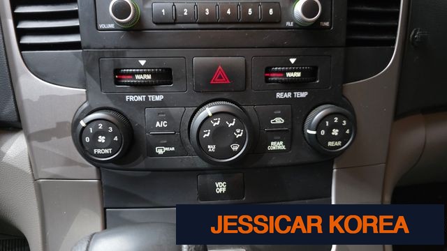 2011 Kia Carnival R - Thumbnail 2