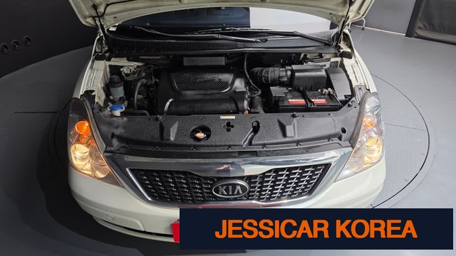2011 Kia Carnival R - Thumbnail 8