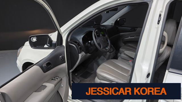 2011 Kia Carnival R - Thumbnail 9