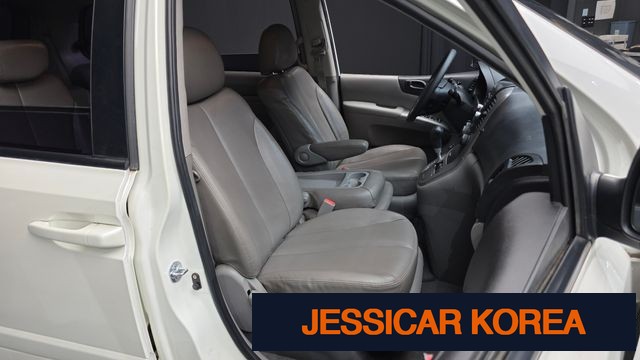 2011 Kia Carnival R - Thumbnail 10
