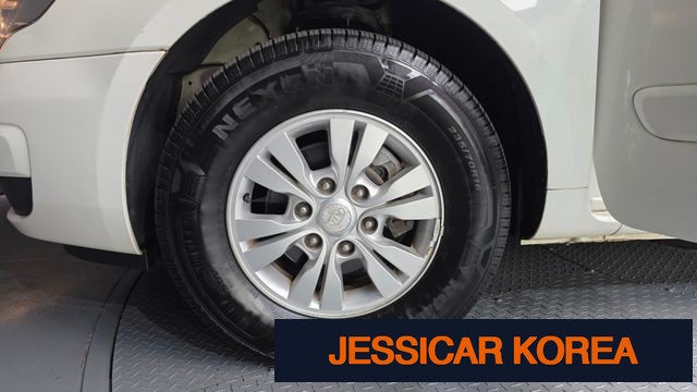 2011 Kia Carnival R - Thumbnail 13