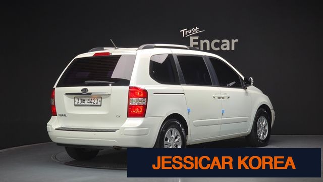 2011 Kia Carnival R - Thumbnail 15