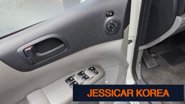 2011 Kia Carnival R - Thumbnail 17