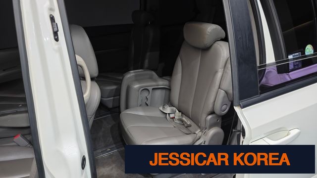 2011 Kia Carnival R - Thumbnail 18
