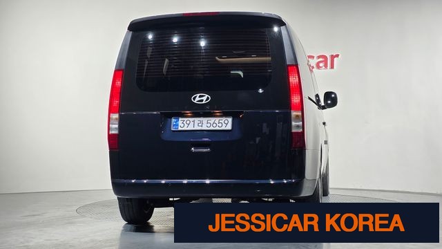 2025 Hyundai Staria - Thumbnail 3