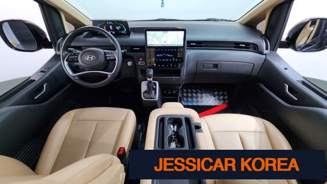 2025 Hyundai Staria - Thumbnail 2