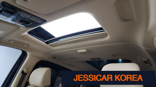 2025 Hyundai Staria - Thumbnail 5