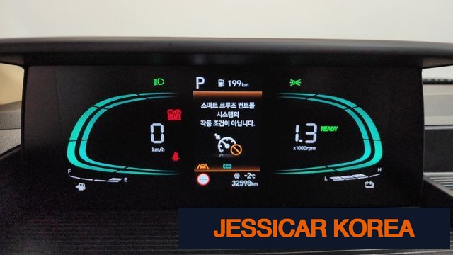 2025 Hyundai Staria - Thumbnail 9
