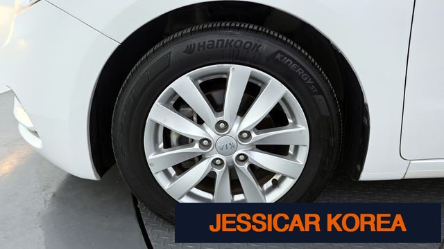 2013 Kia K3 - Thumbnail 4