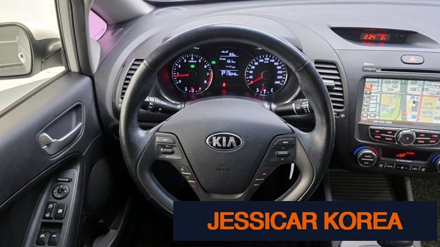 2013 Kia K3 - Thumbnail 9