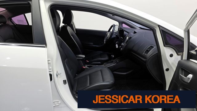 2013 Kia K3 - Thumbnail 12