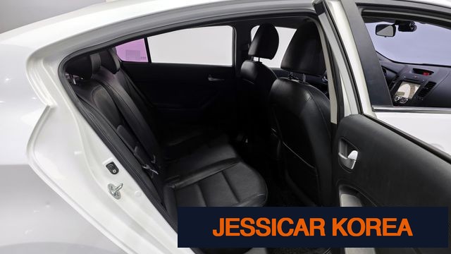 2013 Kia K3 - Thumbnail 13